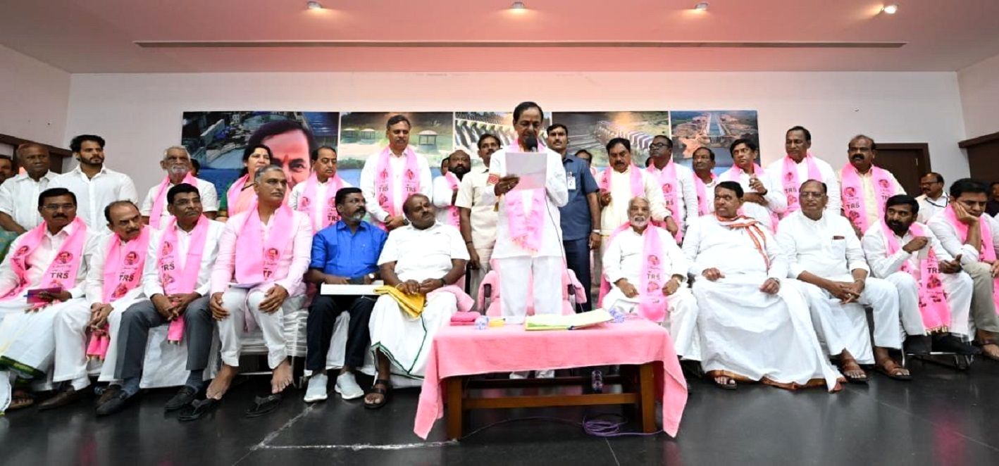 تلنگانہ میں شرمناک شکست کے بعد ’بی آر ایس‘ پھر سے ’ٹی آر ایس‘ بننے کی راہ تلاش کر رہا!