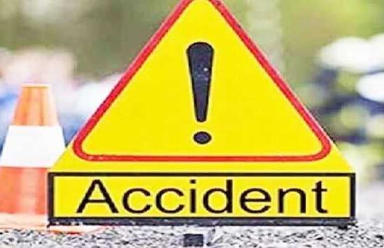 سڑک حادثات: آندھرا پردیش میں 4 اور اتر پردیش میں 6 افراد جاں بحق