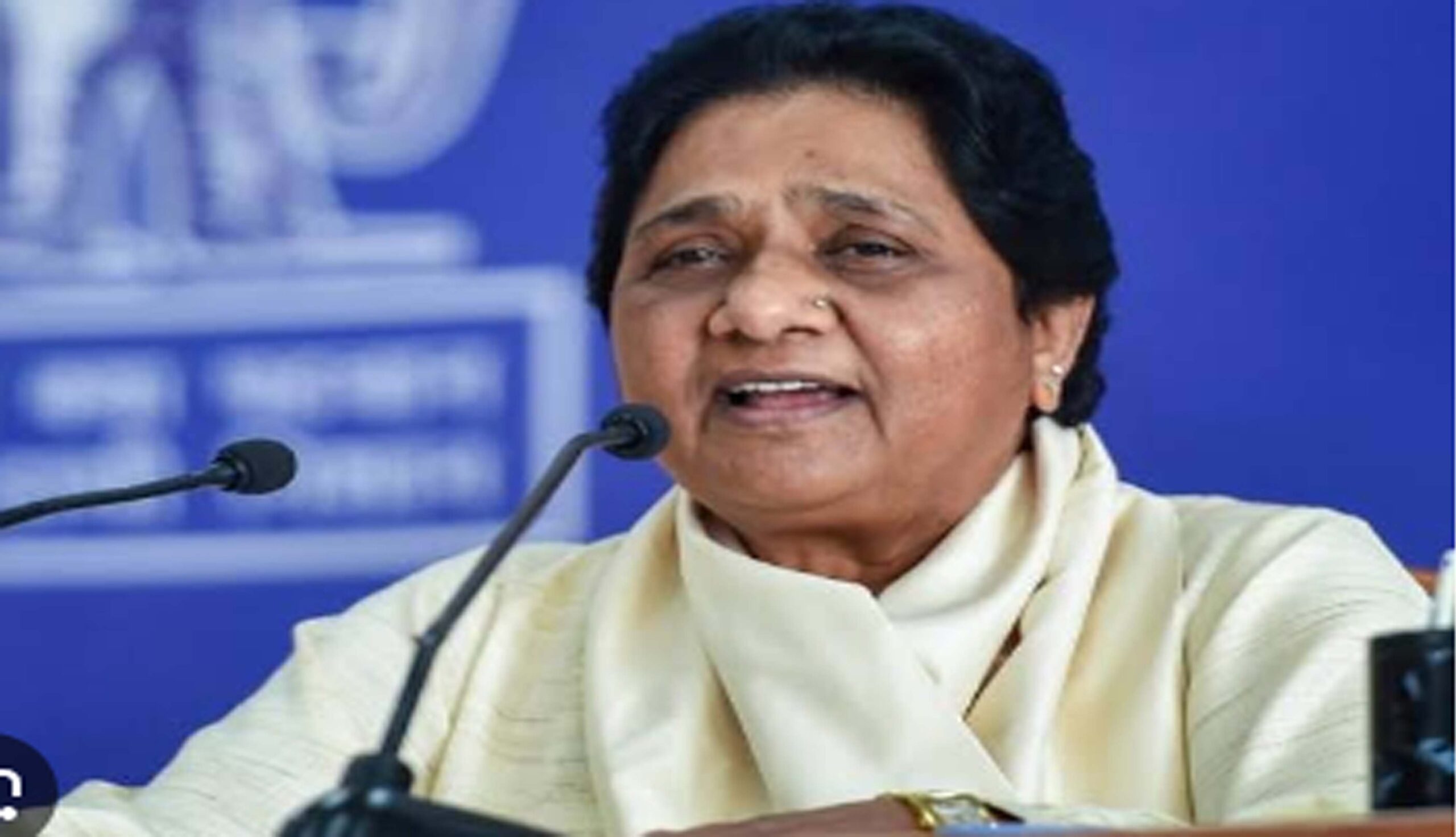 بی ایس پی اکیلے لوک سبھا الیکشن لڑے گی: مایاوتی بی ایس پی اکیلے لوک سبھا الیکشن لڑے گی: مایاوتی