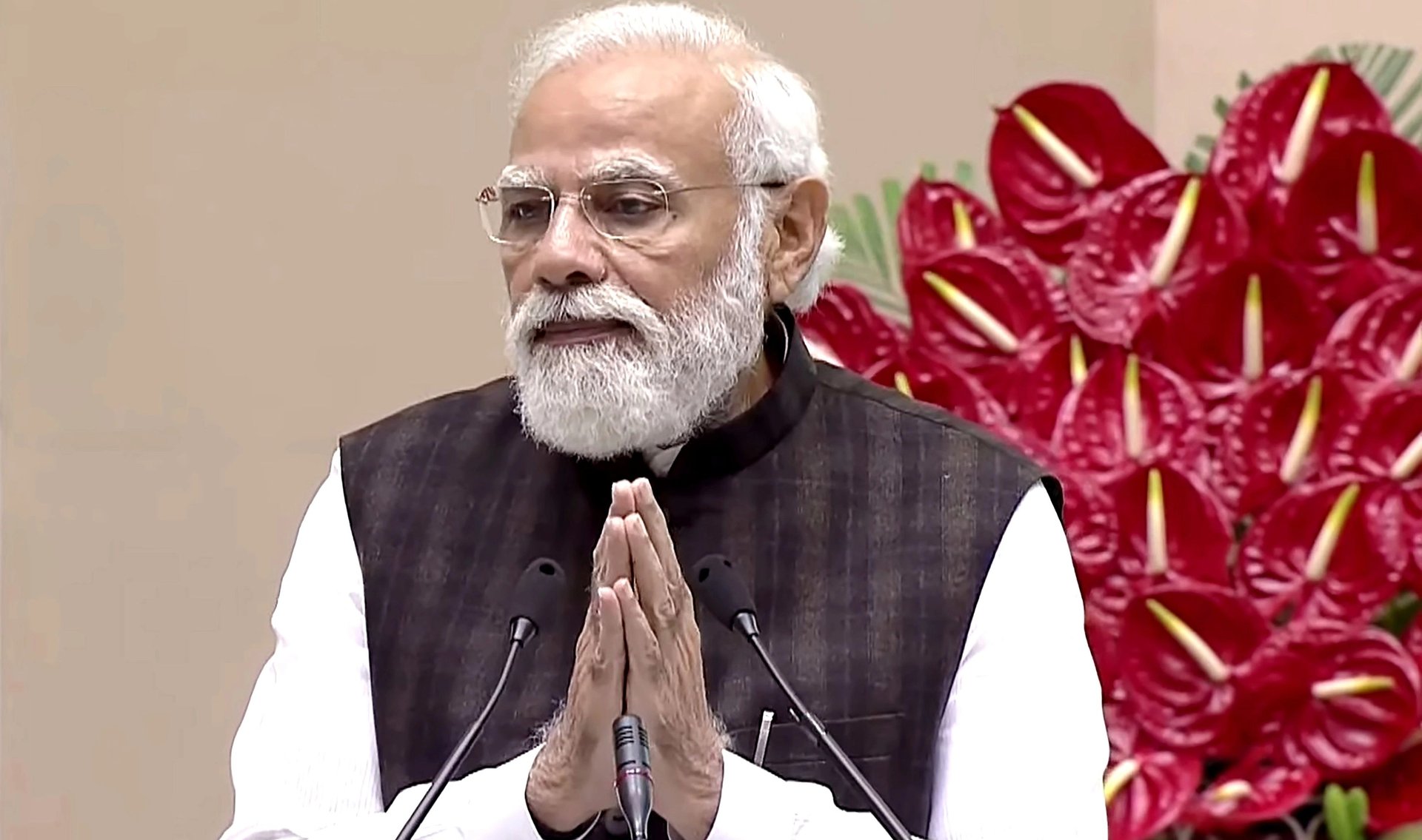 امبانی-اڈانی پر بیان دے کر برے پھنسے پی ایم مودی، راہل گاندھی نے دیا چیلنج اور جئے رام رمیش نے پوچھے 3 تلخ سوالات