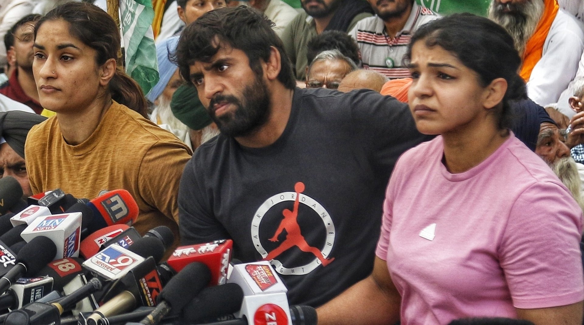 برج بھوشن کے بیٹے کو قیصر گنج لوک سبھا سیٹ سے ٹکٹ ملنے پر خاتون پہلوانوں کا اظہار ناراضگی، مشکل میں بی جے پی