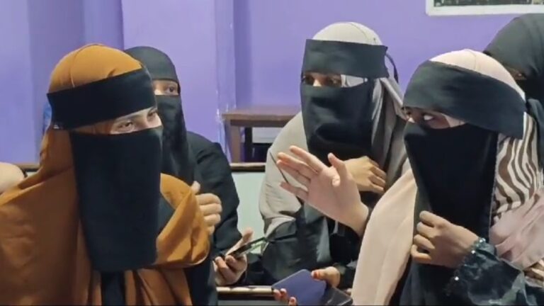 ممبی: کالج میں حجاب پر پابندی کے خلاف 9 طالبات نے کھٹکھٹایا ہائی کورٹ کا دروازہ