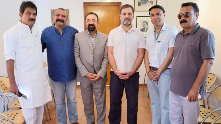 انڈیا بلاک میں مزید ایک فرد کا اضافہ، رکن پارلیمنٹ محمد حنیفہ نے راہل گاندھی سے ملاقات کر حمایت کا کیا اعلان