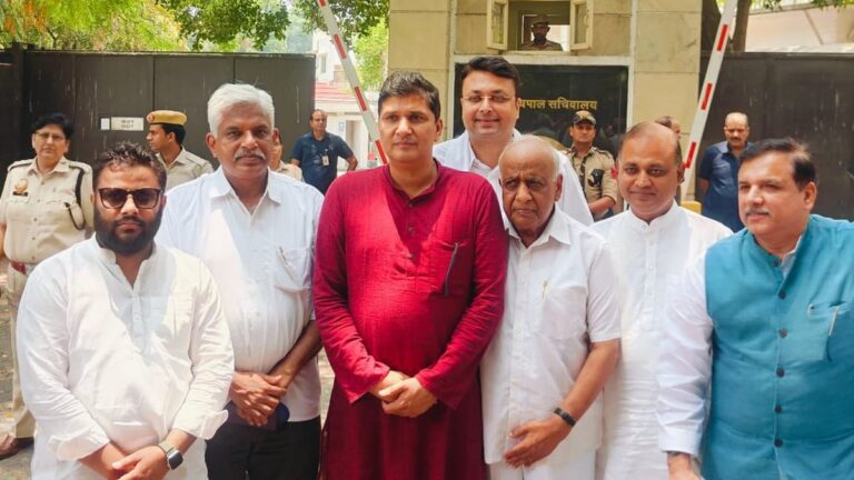 دہلی میں پانی کے بحران سے 28 لاکھ لوگ متاثر، عآپ کے وفد کی ایل جی سے پانی فراہم کرانے کی اپیل