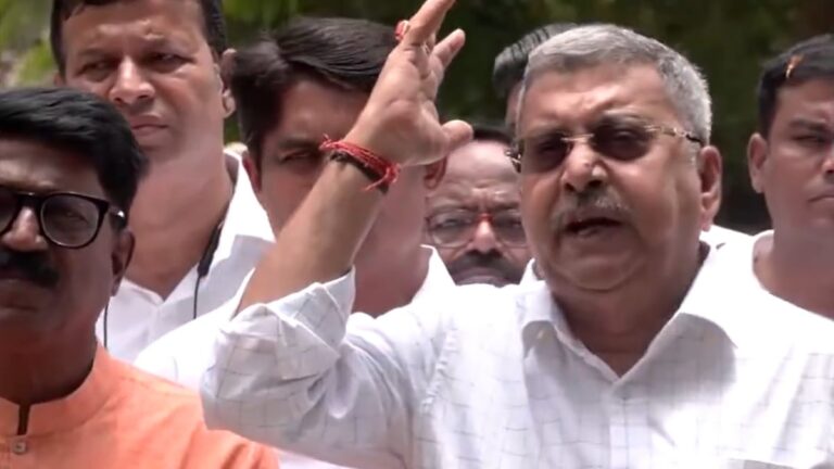 ’شیئر بازار میں 30 لاکھ کروڑ کا نقصان مودی اور امت شاہ کی وجہ سے ہوا‘، انڈیا الائنس کے وفد کا ’سیبی‘ سے جانچ کا مطالبہ