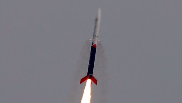 حزب اللہ نے کمانڈر کی موت کا 24 گھنٹے کے اندر لیا بدلہ، اسرائیل پر 200 راکٹ سے حملہ، ایمرجنسی کا اعلان