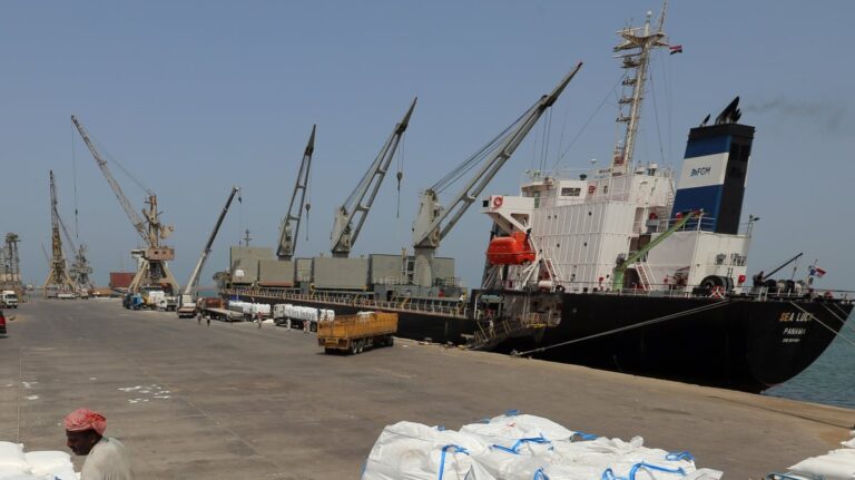 بحیرہ احمر میں کارگو جہاز پر حملہ، عملے کا ایک رکن  لاپتہ