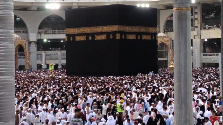 سعودی ڈاکٹر لیان العنزی نےاپنے والد کی وفات کے باوجود حج  ذمہ داریوں کو انجام دیا