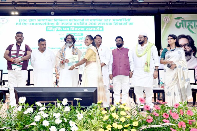 وزیر اعلیٰ ہیمنت نے 527 امیدواروں کو تقرری نامے دیئے