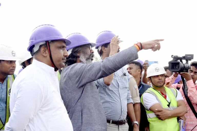 وزیر اعلیٰ نے میکن فلائی اوور کا معائنہ کیا