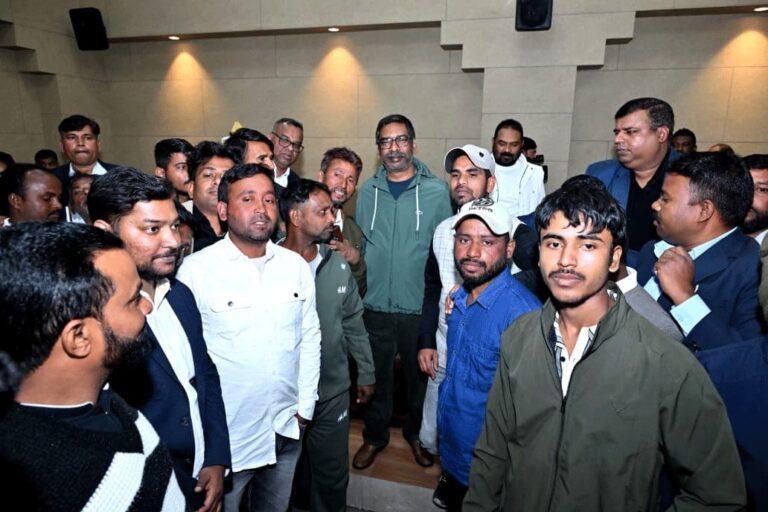 وزیر اعلیٰ نے عام لوگوں اور سماجی کارکنوں سے ملاقات کی