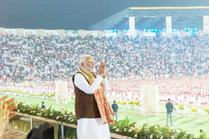 Pm Modi in Gowahati airport