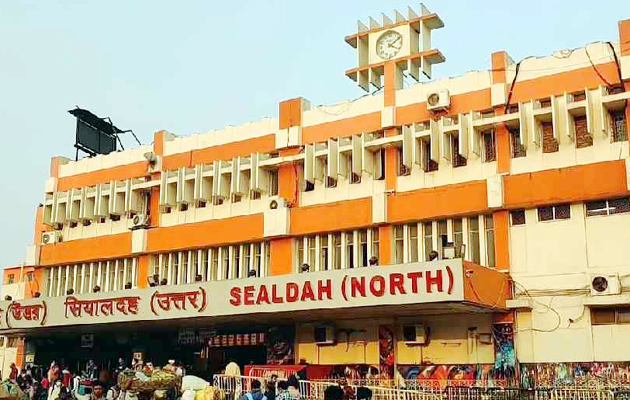 سیالدہ ڈویژن کی اے سی لوکل ٹرینیں، آرام، ثقافت اور رابطے کو نئی رفتار