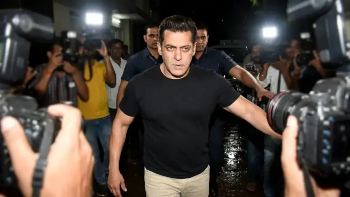 Ladna Nahi Bhula...' Did Salman Khan ISSUE A THREAT to Photographers Following Hospital